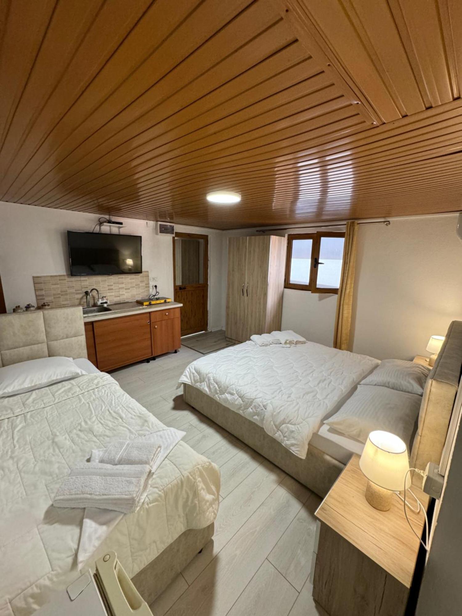 Lake Bliss Cabins Shkodër Dış mekan fotoğraf